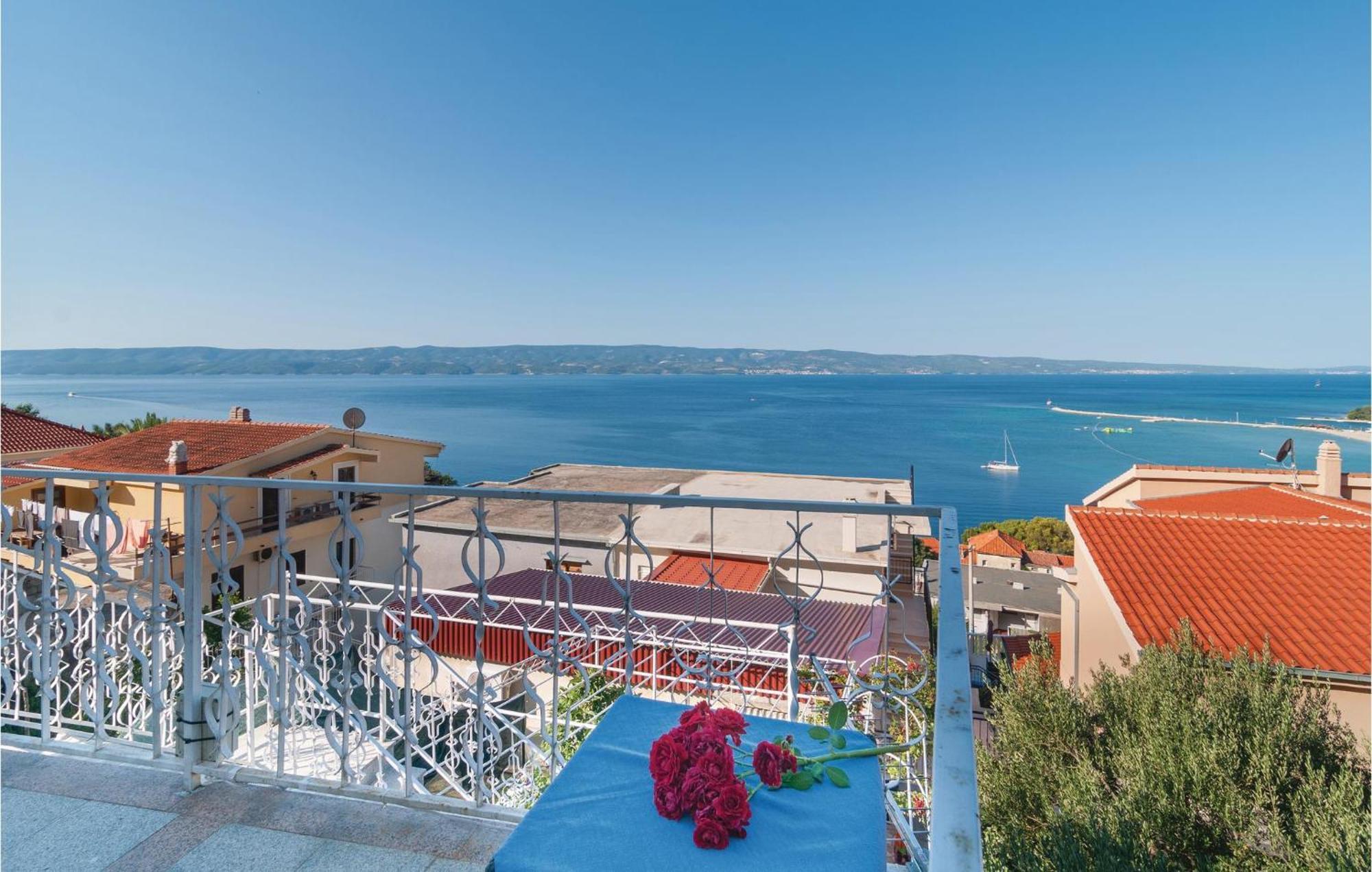 Gorgeous Apartment In Omis With House Sea View Kültér fotó