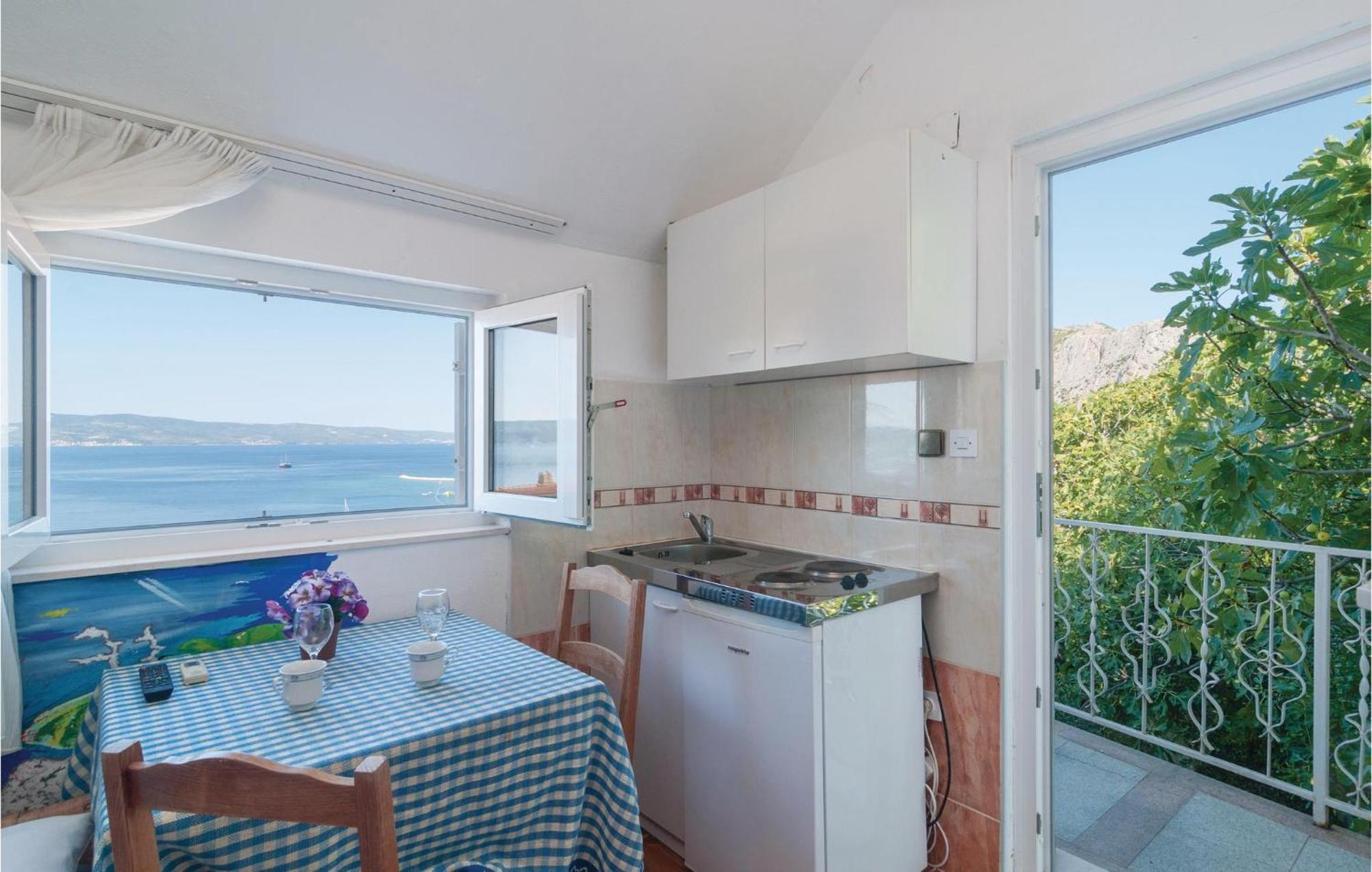 Gorgeous Apartment In Omis With House Sea View Kültér fotó