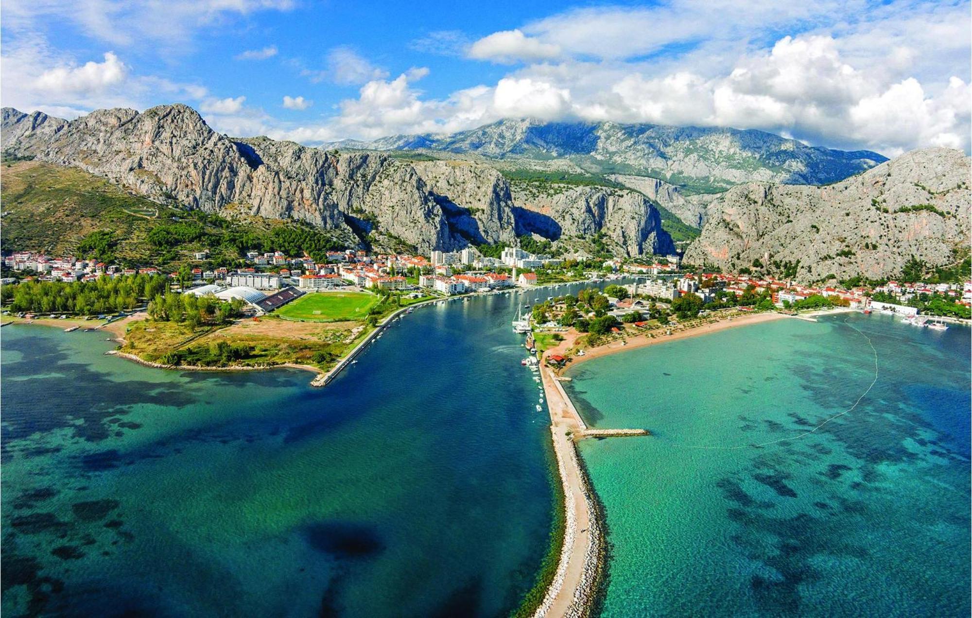 Gorgeous Apartment In Omis With House Sea View Kültér fotó