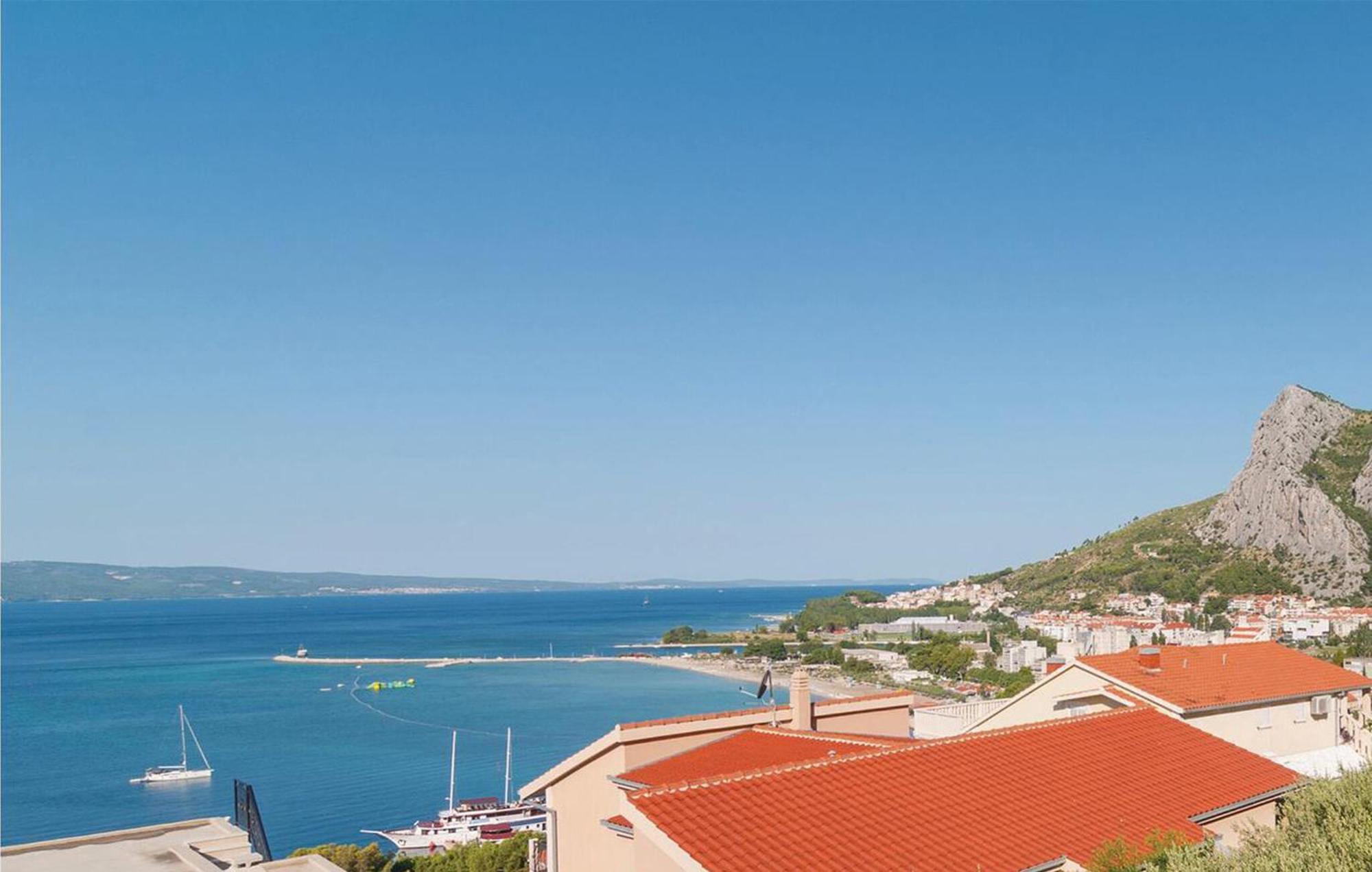 Gorgeous Apartment In Omis With House Sea View Kültér fotó